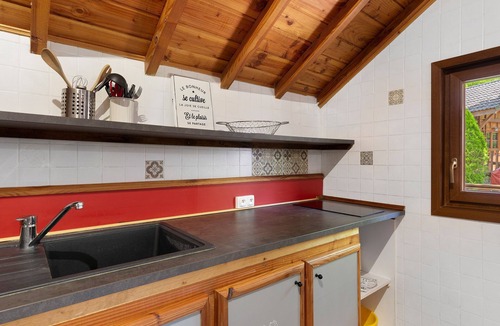 Vaulnaveys-le-Bas RV Rental | Apartment "Génépie" with mountain view, Wi-Fi and air conditioning