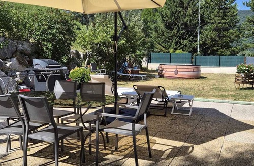 Villard-de-Lans Apartment | Apartment in a private home, parking, private garden. Pets allowed