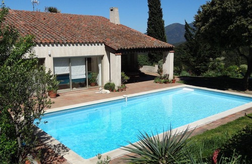 Ceret Apartment | Apartment in large villa with pool