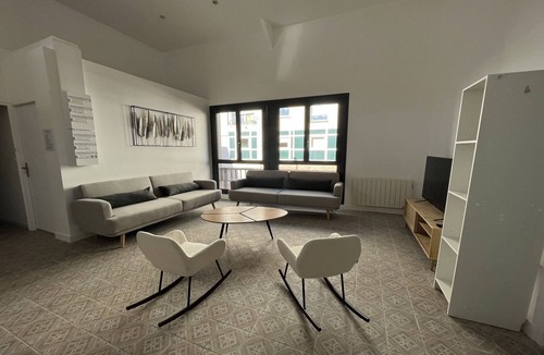 Republique Apartment | Apartment in Le Mans near Historic Center