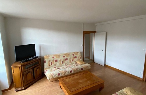 Pontgibaud Apartment | Apartment 'Jusqu'a 8 Couchages' with Private Terrace and Shared Garden