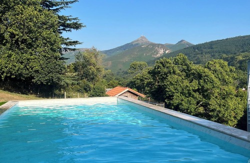 Urrugne Apartment | Apartment just a stone's throw from Saint-Jean-de-Luz