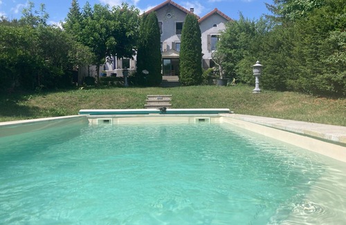 Espaly-Saint-Marcel Apartment | Apartment 'Le Kiosque De Compostelle' with Shared Pool, Private Garden and Wi-Fi