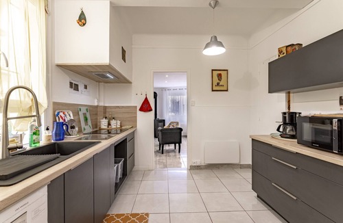 Le Boulou Apartment | Apartment 'L'Oreneta, Le Boulou, Idéal Curiste' with Wi-Fi and Air Conditioning