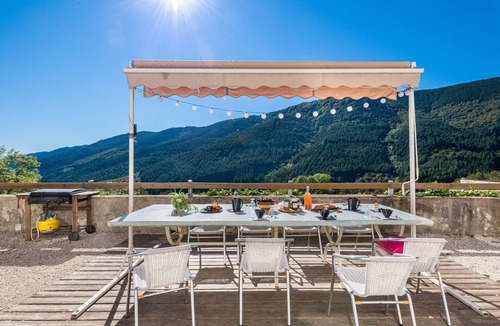 Valgorge Apartment | Apartment 'La Ferme De Chalas - Appart'chambre' with Shared Pool, Shared Terrace and Wi-Fi