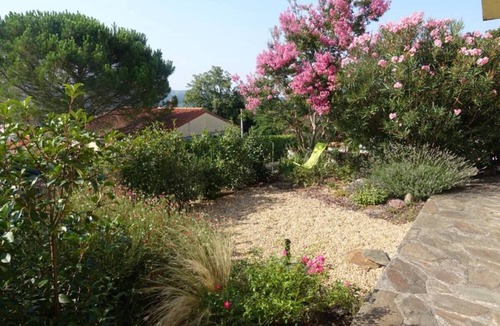 Ceret Apartment | Apartment 'La Petite Colline À Céret' with Mountain View, Private Terrace and Wi-Fi