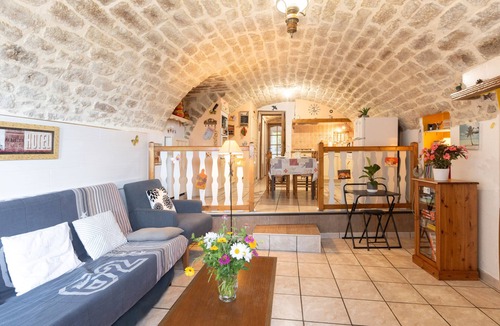 Payzac Apartment | Apartment 'Le Mas De La Blache' with Mountain View and Wi-Fi