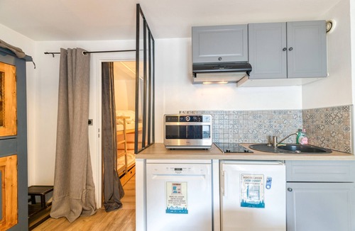 Prapoutel Apartment | Apartment 'Le May'hé - Studio Cabin and Balcony' with Mountain View and Balcony
