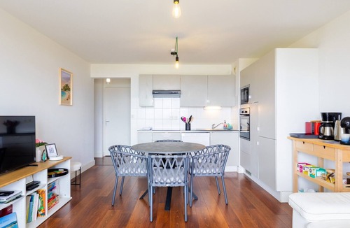 Trebeurden Apartment | Apartment 'Les Pieds Dans L'eau' with Sea View, Private Terrace and Wi-Fi