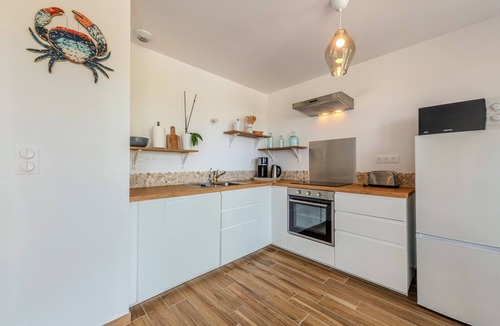 Landeda Apartment | Apartment 'Les Terrasses De La Palud' with Sea View and Private Terrace