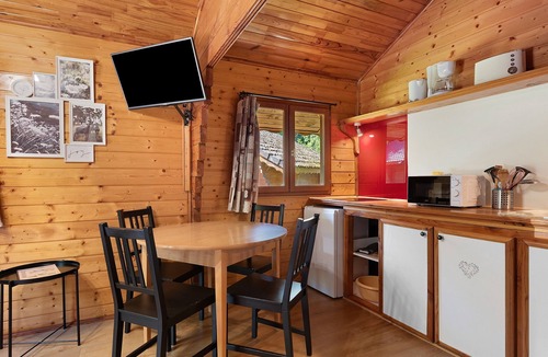 Vaulnaveys-le-Bas Apartment | Apartment 'Lys blanc' with Mountain View, Wi-Fi and Air Conditioning