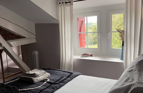 Caro Apartment | Apartment 'Maison Biscaya 4 Pers 2e Étage' with Mountain View, Wi-Fi and Air Conditioning