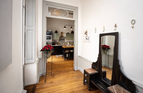 Carcassonne Apartment | Apartment 'Place Alegria' with Private Terrace, Wi-Fi, and Air Conditioning