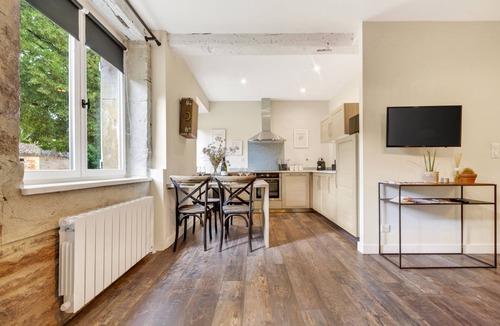Vignoles Apartment | Apartment-Private Bathroom-Apartment-Terrace