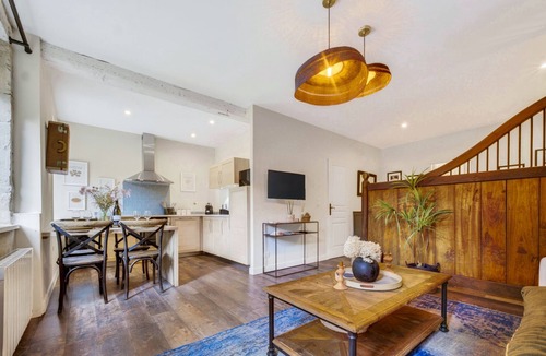 Vignoles Apartment | Apartment-Private Bathroom-Apartment-Terrace