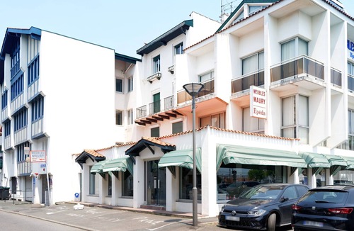 Saint-Jean-de-Luz City Center Apartment | Apartment 'Saint-Jean-de-Luz' with Mountain View & Wi-Fi