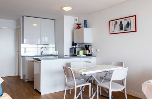 Trebeurden Apartment | Apartment 'Vue Mer By Madame Est Servie' with Sea View and Balcony