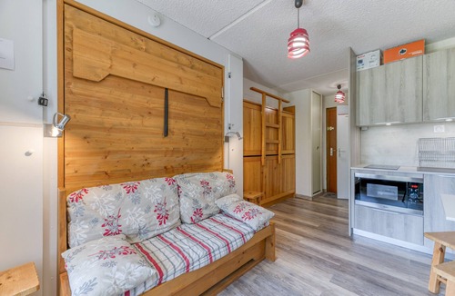 La Morte Apartment | Apartment 'Well-Equipped with Enclosed Balcony' with Balcony