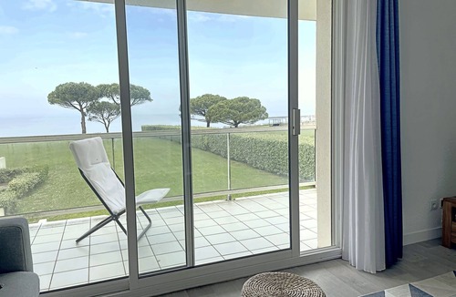 Quartier des Boucholeurs Apartment | Apartment with balcony and sea view