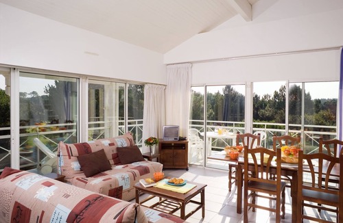 Moliets-et-Maa Apartment | Apartment with dishwasher to 700 m. from beach
