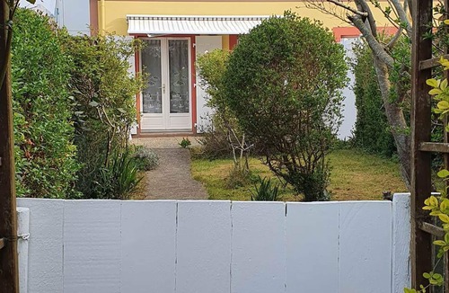 Le Palais Apartment | Apartment with garden and terrace, pets allowed, parking included