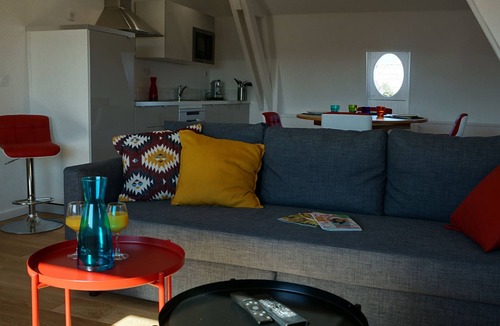 Portbail Apartment | Apartment with view of Portbail harbor in the Courlis house.