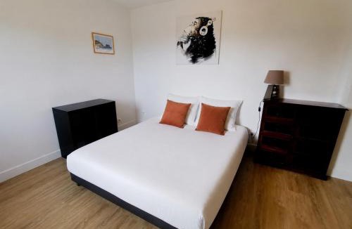 Saint-Brieuc Apartment | Appart 4 pers - Vue sur mer - Terrasse - Parking privé