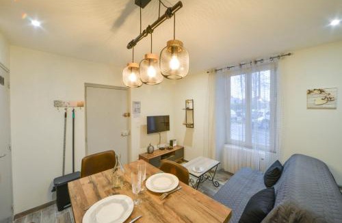 Bourges Apartment | Appart Bambou rdc - parking gratuit- Netflix