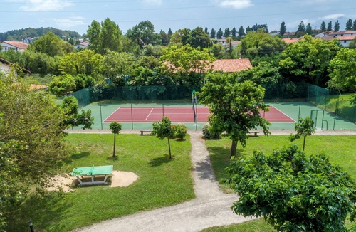 Saint-Jean-de-Luz Condo | Appart Equipé à 400m de la Plage d'Erromardie | Accès Piscine Saisonnière