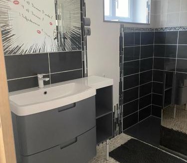 Fourchambault Apartment | Appart Fourchambault 6/8 personnes rez de chaussée