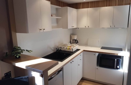 Ennezat Apartment | Appart. Tilleul (2 bedrooms)