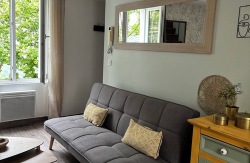 Chennevieres-sur-Marne Apartment | Appartement en Duplex Chaleureux et Confortable Comprenant Deux Pièces