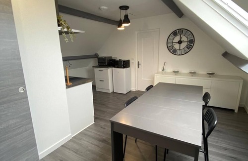 Saint-Martin-du-Manoir Apartment | Appartement Moderne et Spacieux à la Campagne