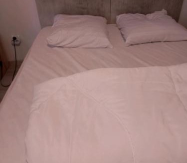 Besse-en-Chandesse Apartment | Appartement Le Paradou à Besse