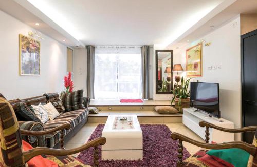 Saint-Symphorien-d'Ozon Apartment | Appartement Indépendant en maison à 15 MIN de LYON