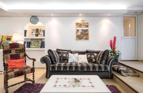 Saint-Symphorien-d'Ozon Apartment | Appartement Indépendant en maison à 15 MIN de LYON
