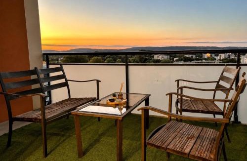 Bourgoin-Jallieu Apartment | Appartement élégant avec terrasse & vue dégagée