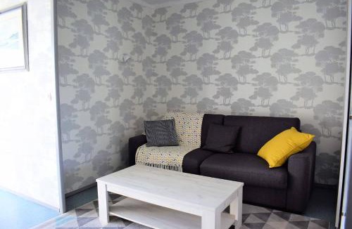 Perros-Guirec Apartment | Appartement 2-4 pers VUE MER EXCEPTIONNELLE avec terrasse à PERROS-GUIREC - Ref 908