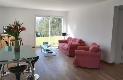Ascain Apartment | Appartement 3* paisible à Ascain avec jardin et WIFI - FR-1-239-504