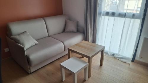 Perignat-sur-Allier Apartment | Appartement avec extérieur et terrain de pétanque