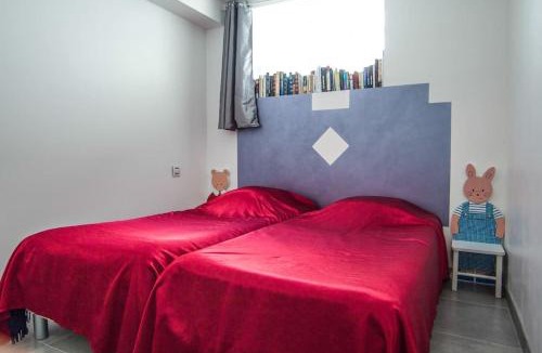 Nemours Apartment | Appartement avec jardin intérieur 4 pers centre ville