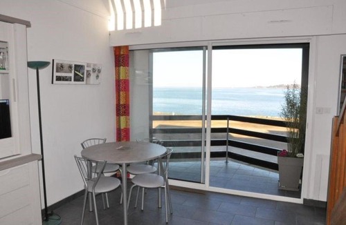 Perros-Guirec Apartment | Appartement belle vue sur mer 3 étoiles à PERROS-GUIREC - ref 836