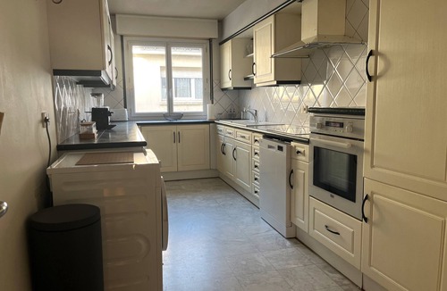 Auray Apartment | Appartement Centre Ville D'auray Avec Grande Terrasse et Jardin Privatif