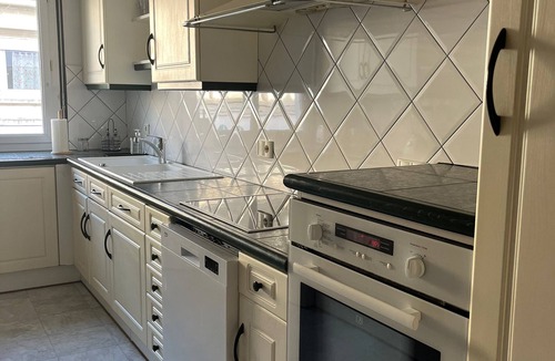 Auray Apartment | Appartement Centre Ville D'auray Avec Grande Terrasse et Jardin Privatif