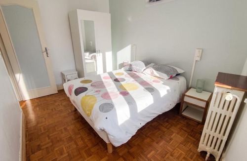 Neris-les-Bains Apartment | Appartement chaleureux à Néris-les-Bains - 57 m² avec terrasse