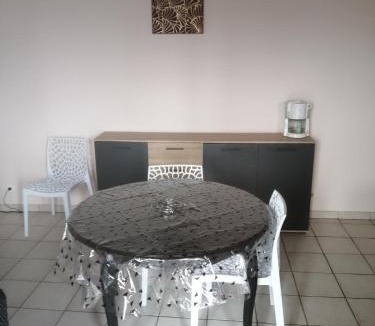 Beaulieu-sur-Loire Apartment | Appartement complet 2 personnes