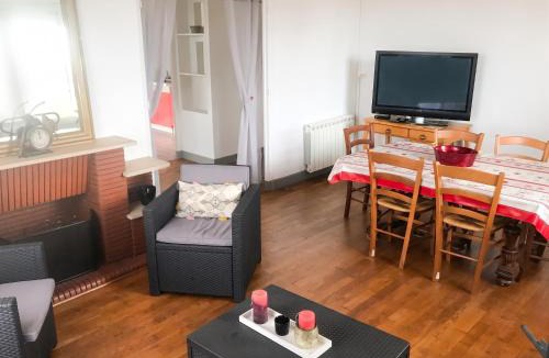 Objat Apartment | Appartement confortable avec jardin à Objat, 120 m²