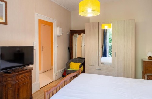 Neris-les-Bains Apartment | Appartement cosy à Néris-les-Bains, 20 m², balcon avec vue