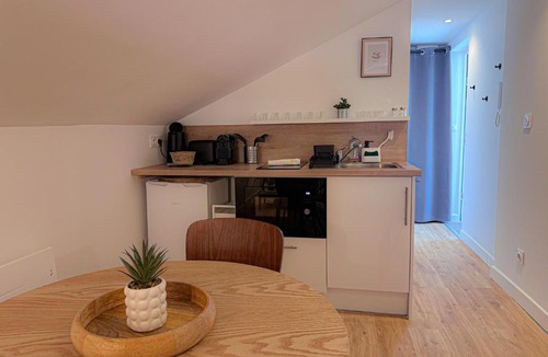 Chateaudun-Bannier Apartment | Appartement Cosy avec parking à proximité de la Gare et de toutes les commodités