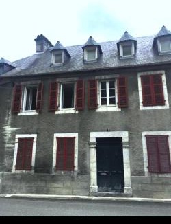Cadeac Apartment | Appartement dans ancienne maison pyrénéenne.
